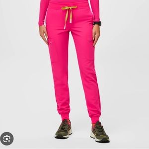 Figs scrubs Zamora jogger- shocking pink NWT Med petite.